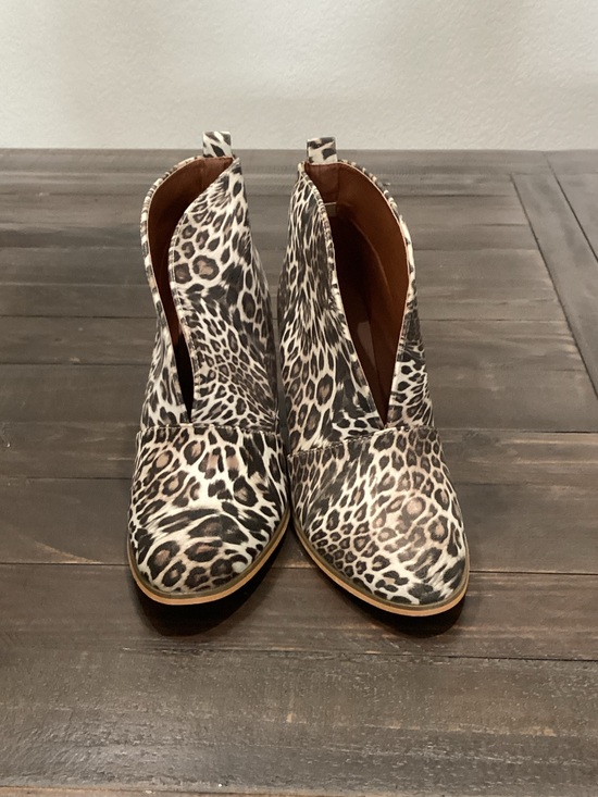 Weeboo Shoes - Leopard Print Women's Ankle Booties in Neutral Tones